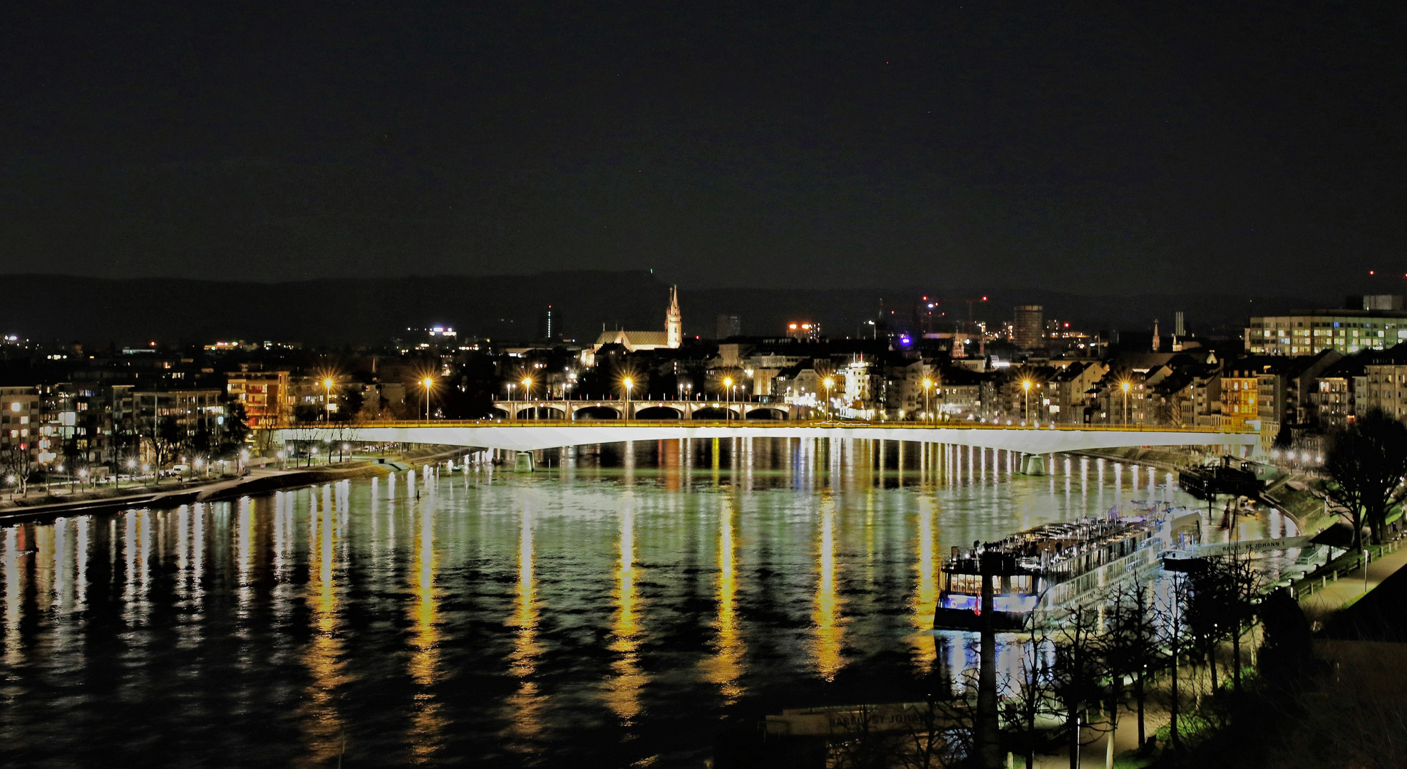 Basel bei Nacht