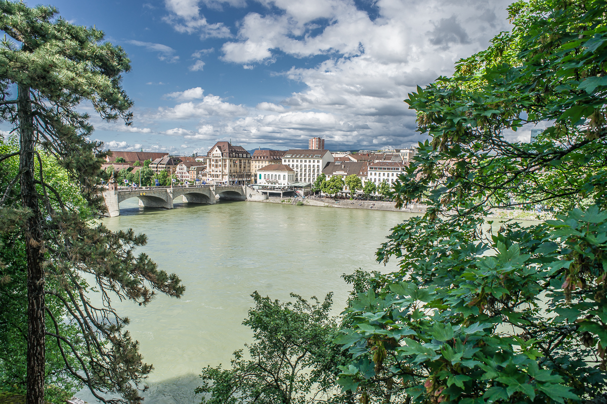 Basel Mittlere Brücke - Durchblick