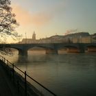 Basel - Mittlere Rheinbrücke im Morgengrauen