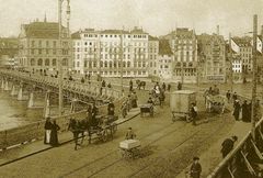 Basel Notbrücke 1904 mit dem heute ***** Hotel Drei König