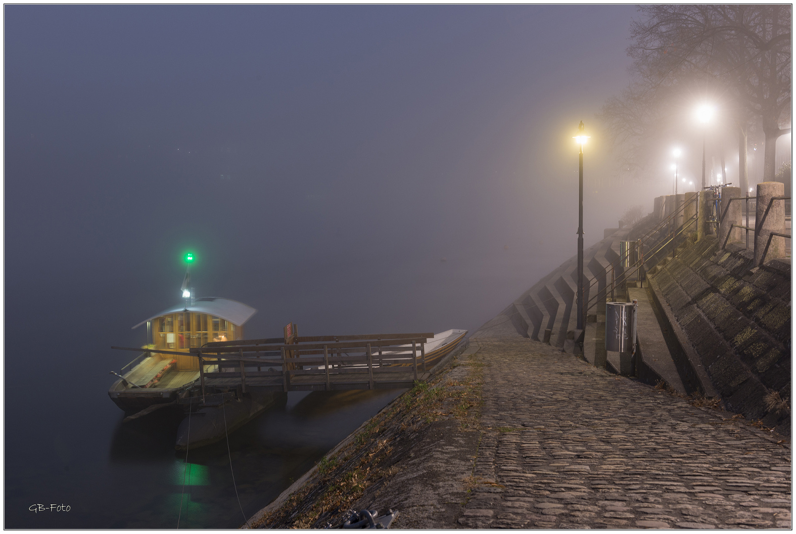 Basel versinkt im Nebel