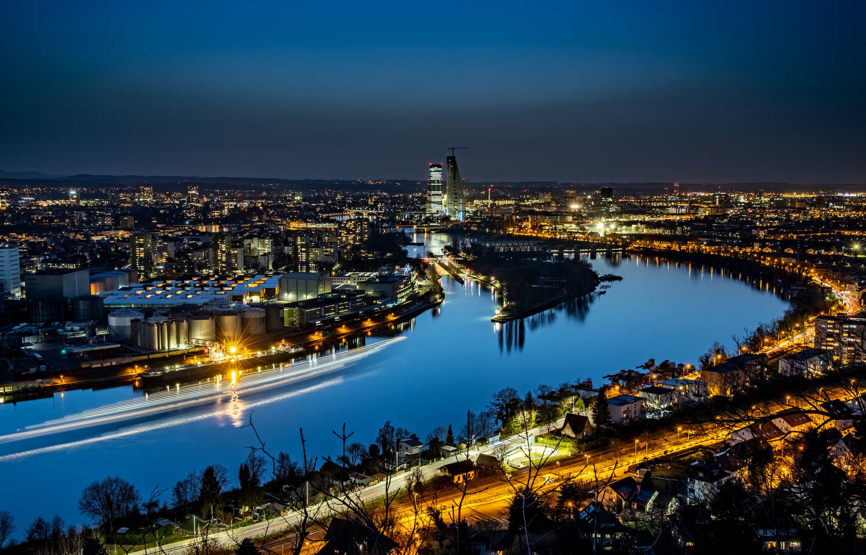 Basel zur Blauen Stunde