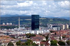 ... Baselblick mit mittigem Messeturm ...