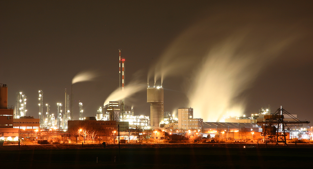 Basf bei Nacht-1