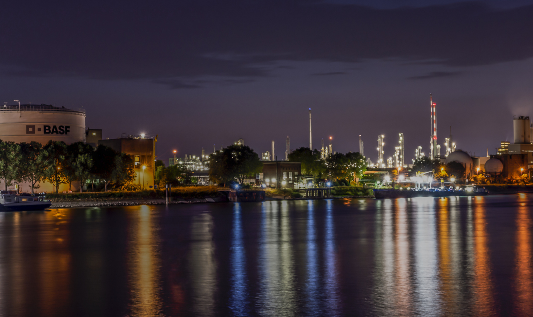 BASF Mannheim bei Nacht 1