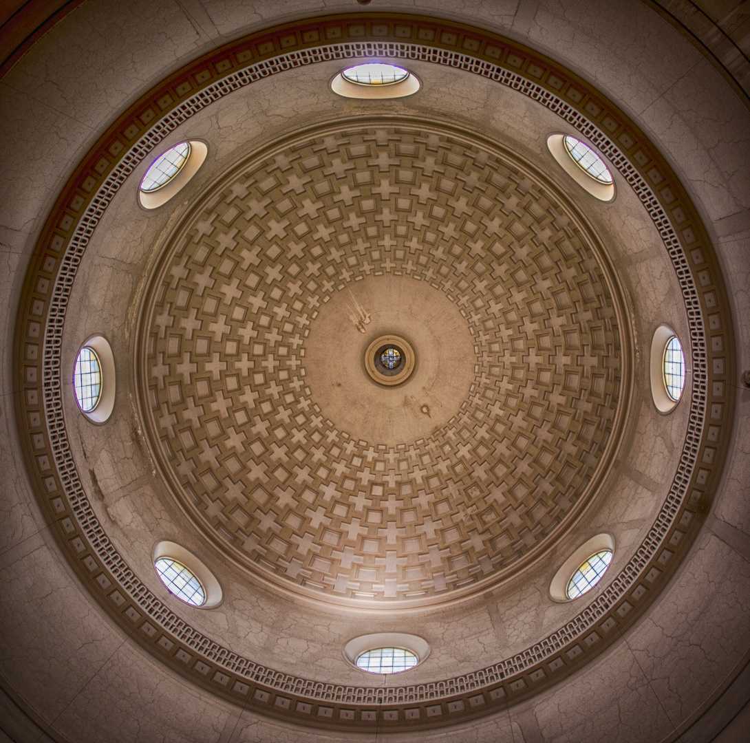 Basilica di S. Pietro e Paolo EUR - Cupola ottagonale dall'interno