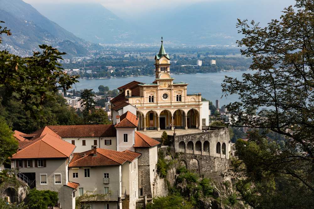 Basilica minor Madonna del Sasso in Locarno mit Blick auf den Lago Maggiore Foto & Bild europe Basilica minor Madonna del Sasso in Locarno mit Blick auf den Lago Maggiore Foto & Bild europe
