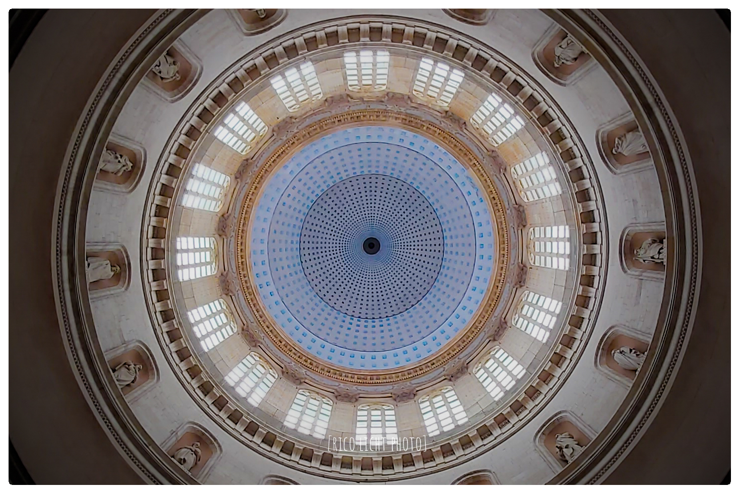 Basilika Boulogne sur Mer, Dom von innen 