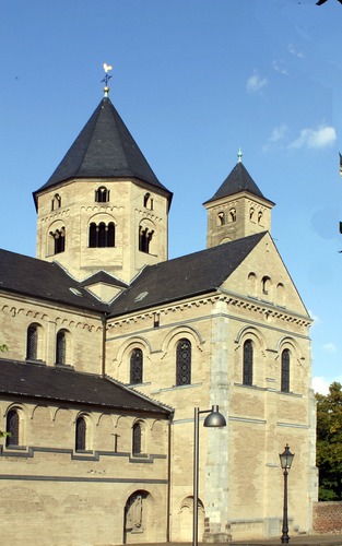 Basilika des Kloster Knechtsteden Rhld.