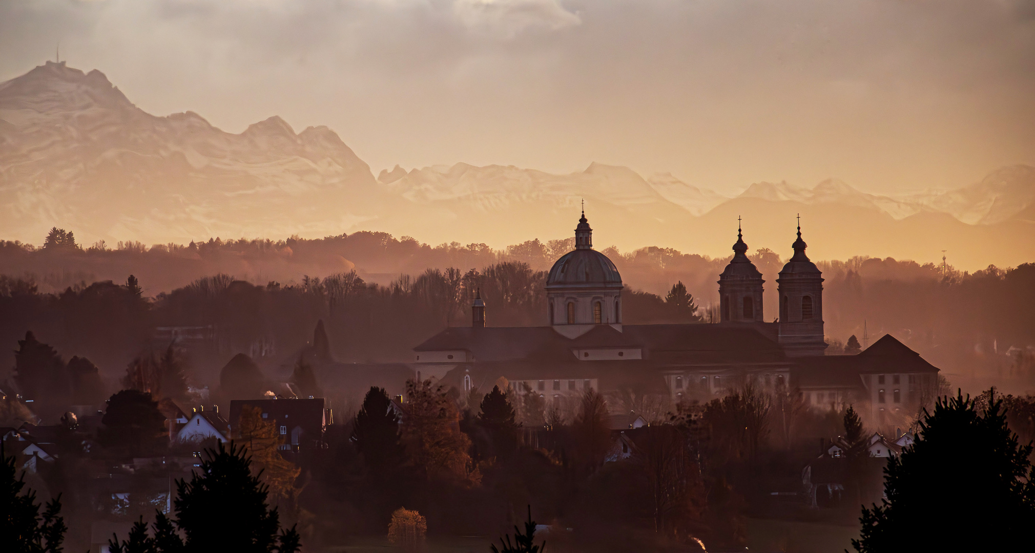 Basilika im Abendlicht