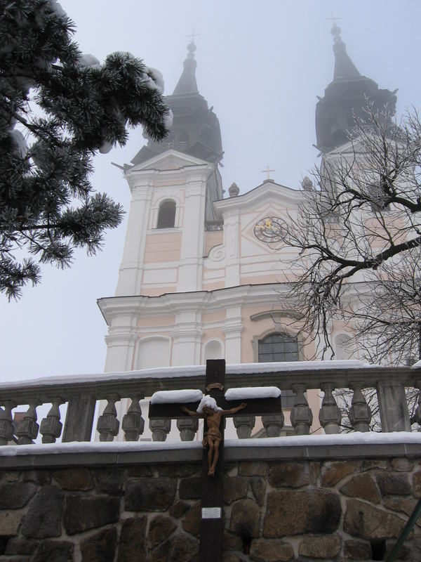 Basilika im Nebel