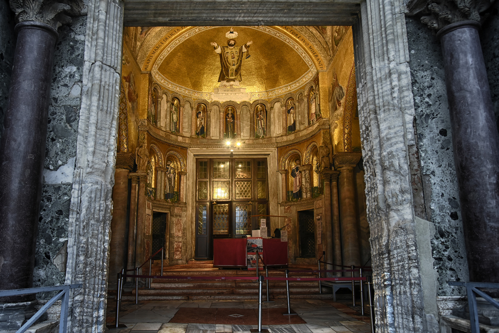  Basilika San Marco 