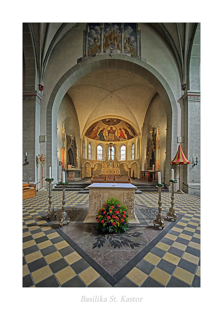 Basilika St. Kastor (Koblenz) " Blick zum Chorraum...."