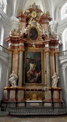 Basilika St. Martin Altar im südlichen Querschiff