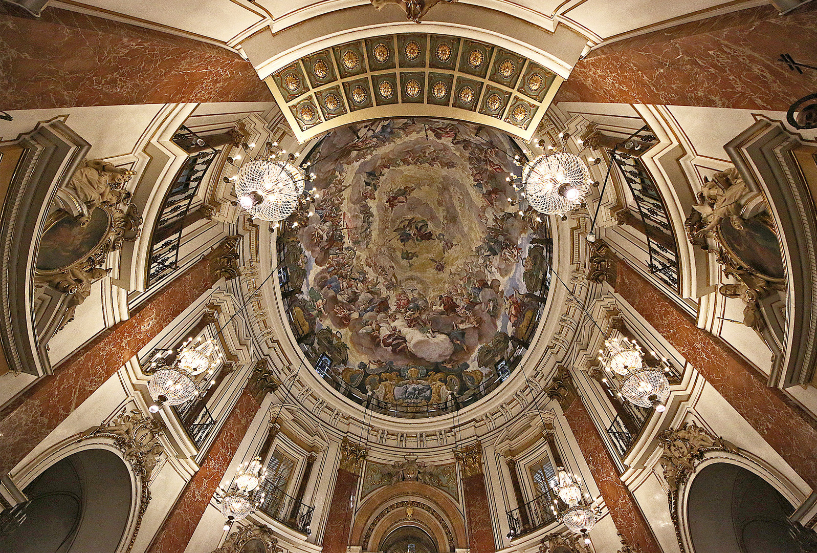 Basilika Virgen de los Desamparados in Valencia