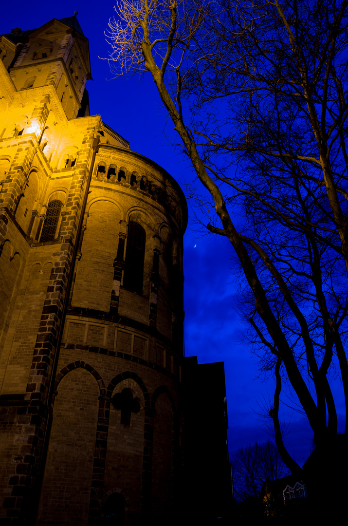 Basilika zur blauen Stunde