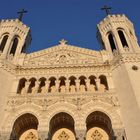 Basilique de Fourvière (Lyon) au soleil couchant