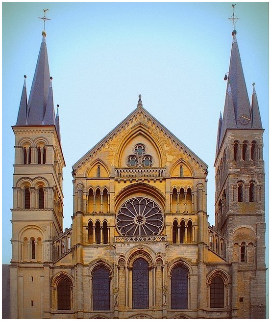 Basilique St-Rémi / Reims