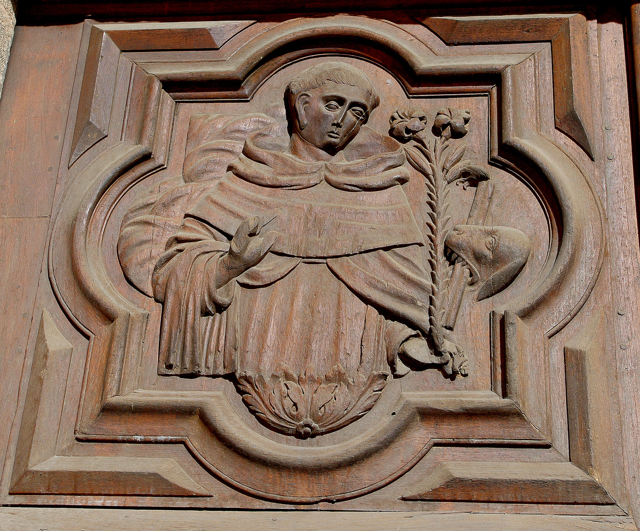 Basilique Ste Marie Madeleine - détail de la porte - 2