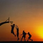 Basketball bei Sonnenuntergang