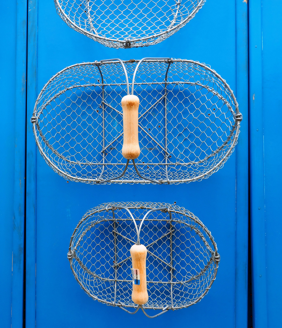 Baskets on blue / Körbe auf Blau