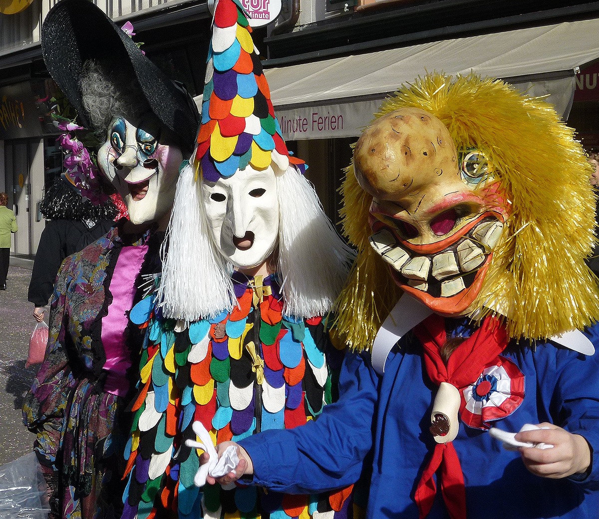 Basler Fasnacht 2014 - Alti Tante, Bajass und Waggis