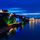 Basler Münster mit Chill am Rhein und mittlere Rheinbrücke