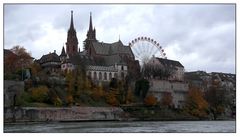 Basler Münster mit Riesenrad der Herbstmesse