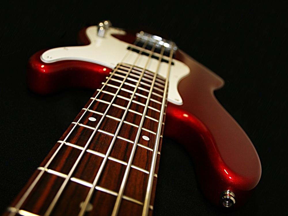 Bass Serie 1v5 | Squier E-Bass