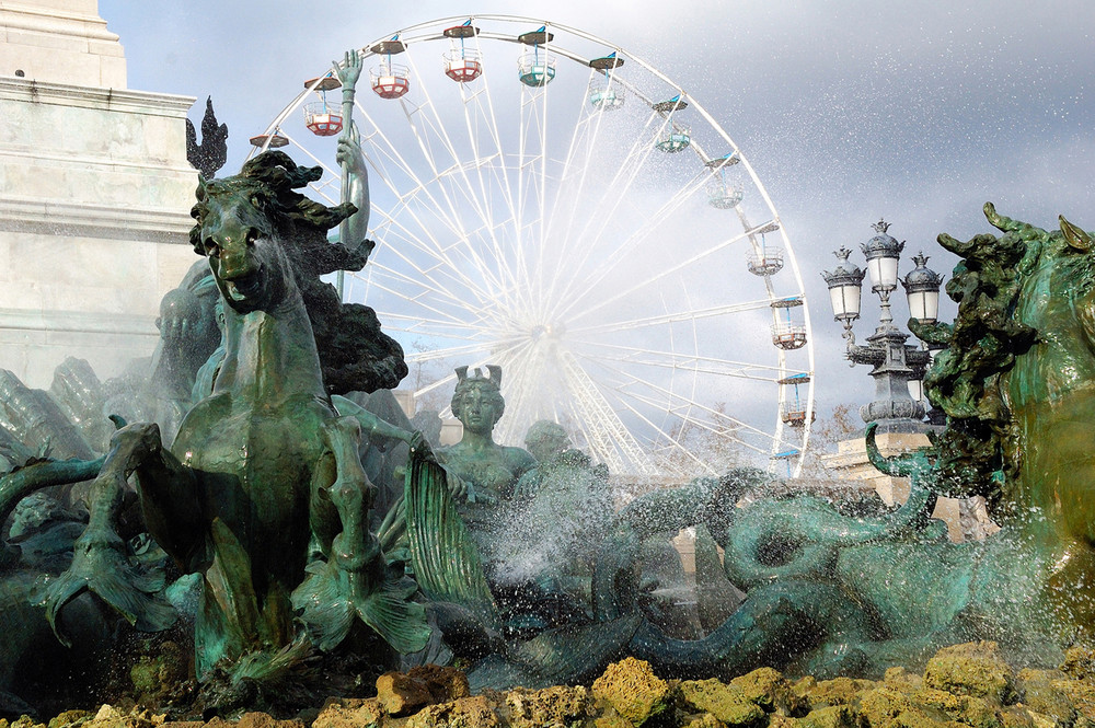 Bassin du Monument aux Girondins et Grande roue de la foire aux plaisirs