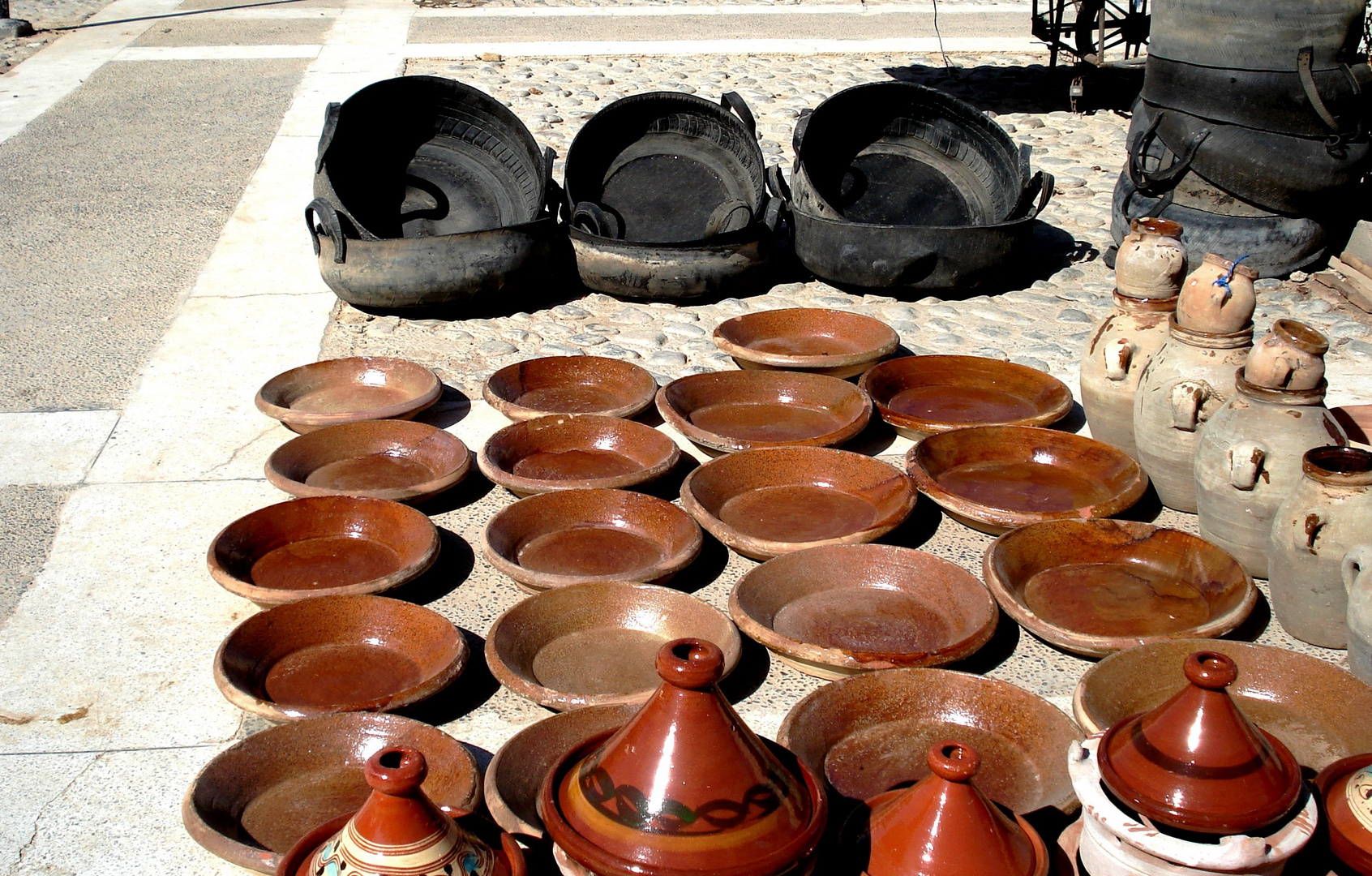 bassines en pneus ou plat à tajine 