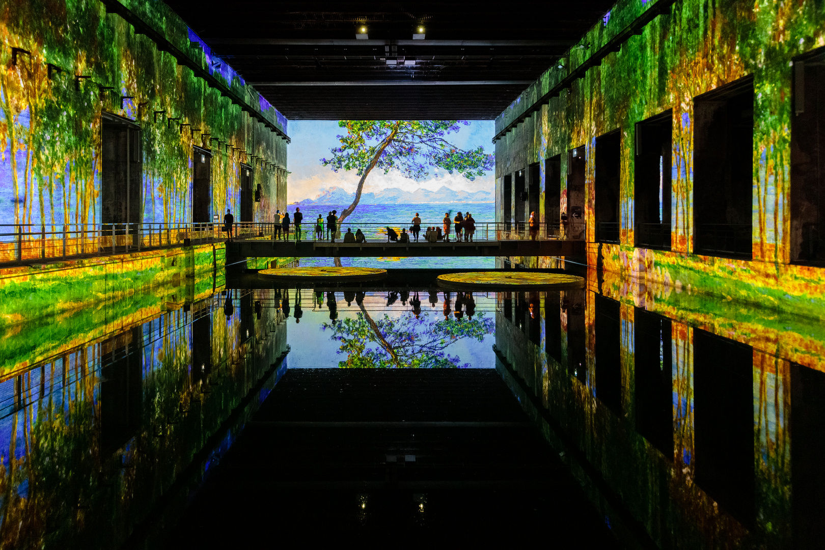 Bassins de Lumières, Bordeaux, Multivision