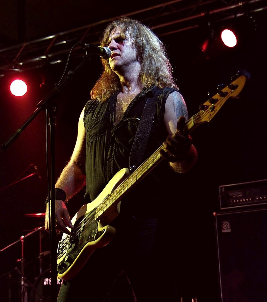 Bassist RON