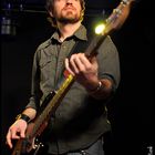 Bassist von Micky and the Motorcars