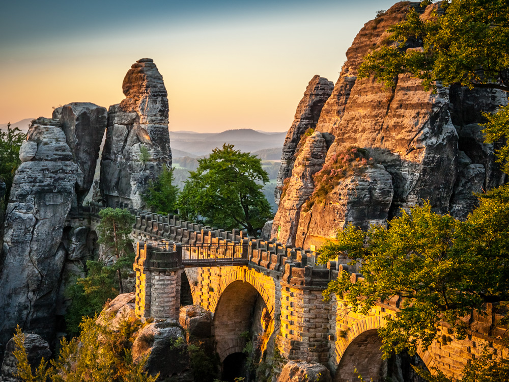 Bastei bei den ersten Sonnenstrahlen