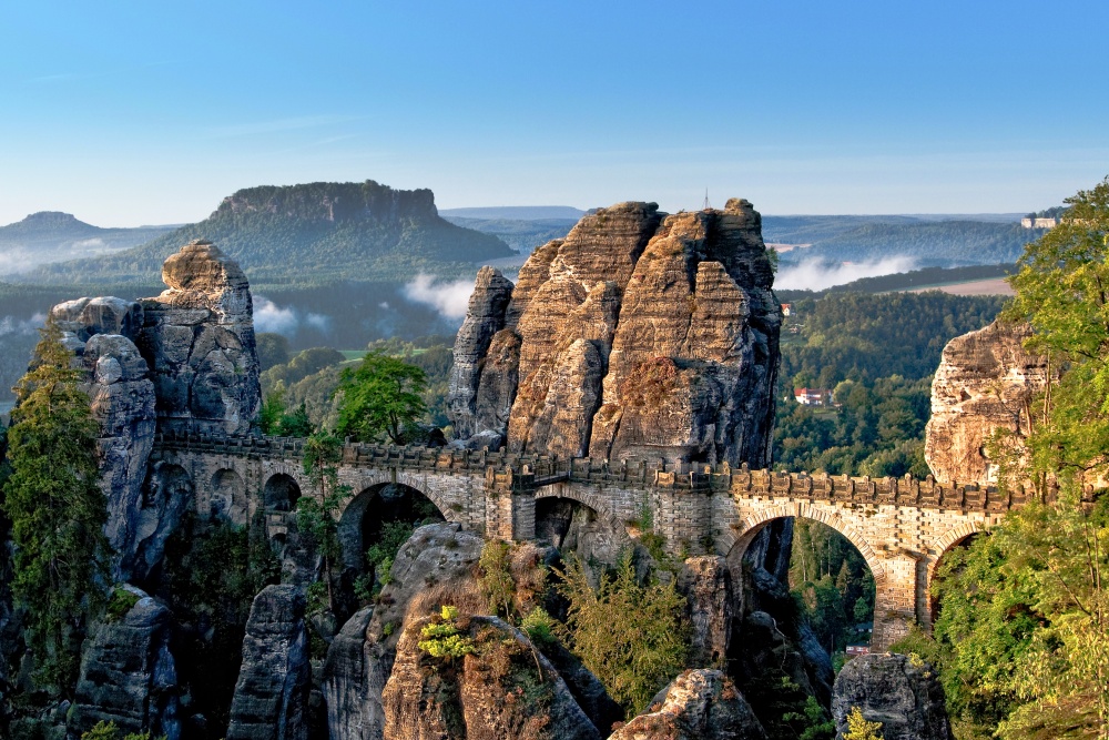 Bastei kurz nach Sonnenaufgang