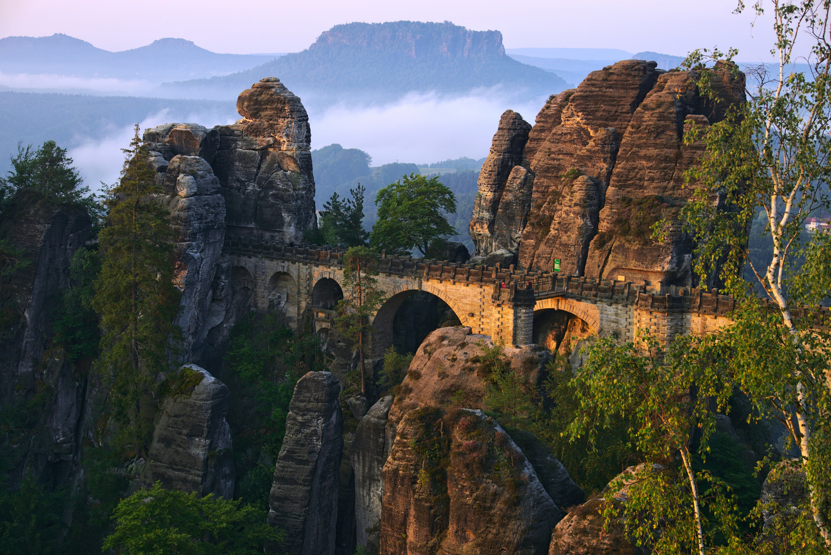 Basteibrücke bei Sonnenaufgang