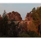 Basteibrücke im ersten Sonnenlicht