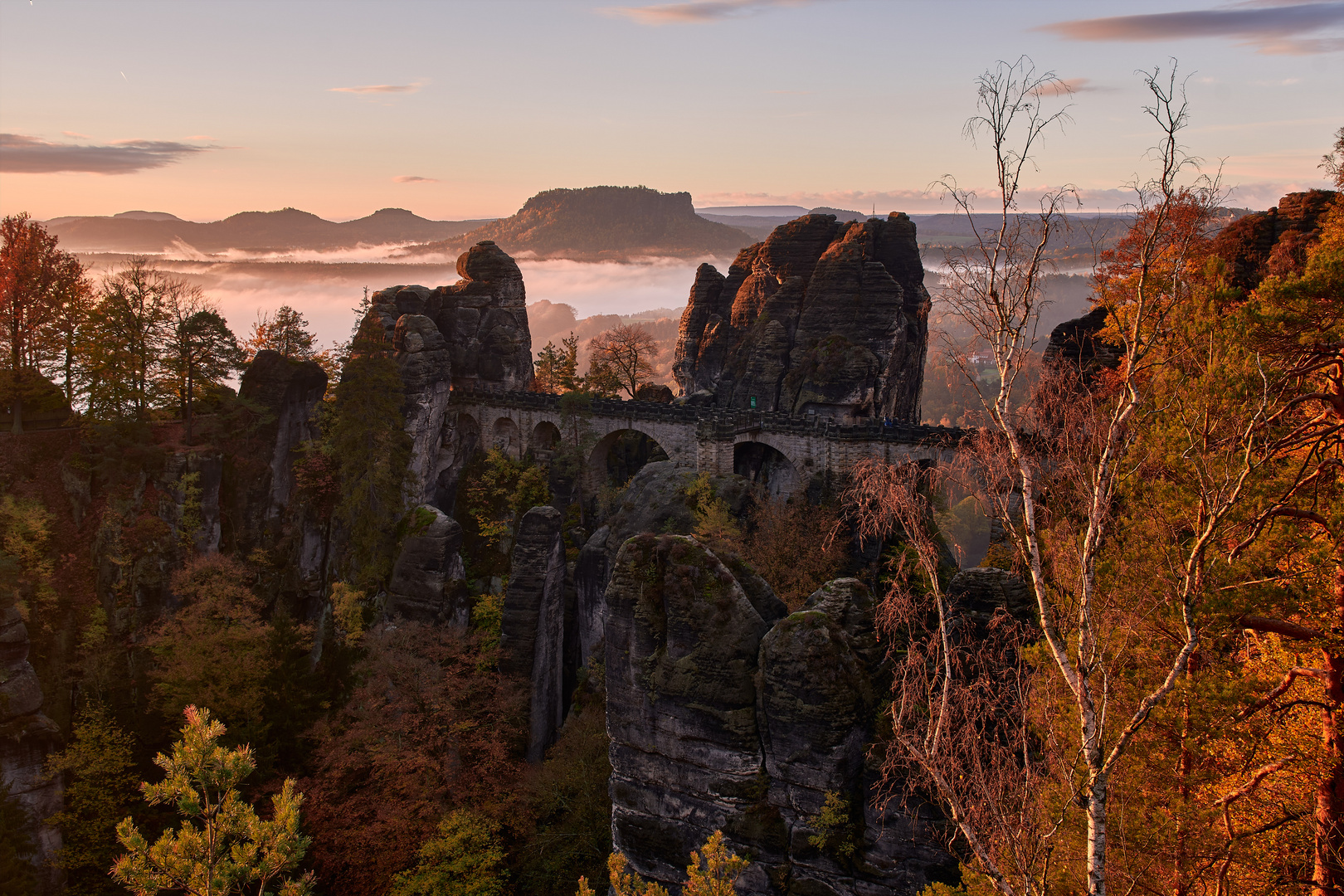 Basteibrücke im Sonnenaufgang