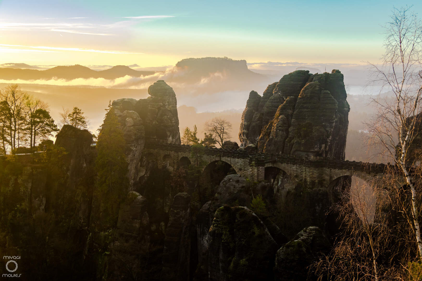 basteibrücke vor lilienstein zum sonnenaufgang