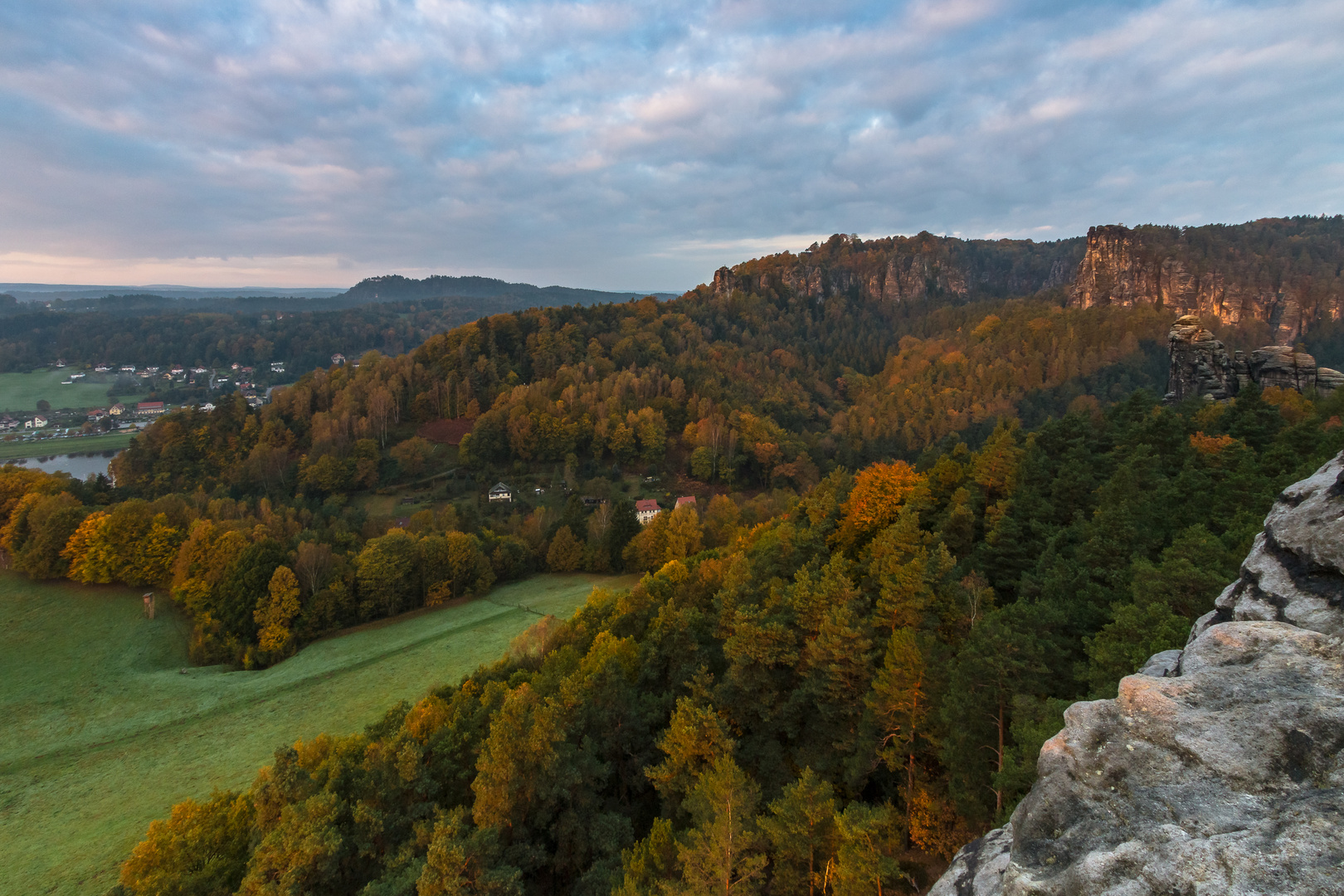 Basteigebiet im Herbstkleid