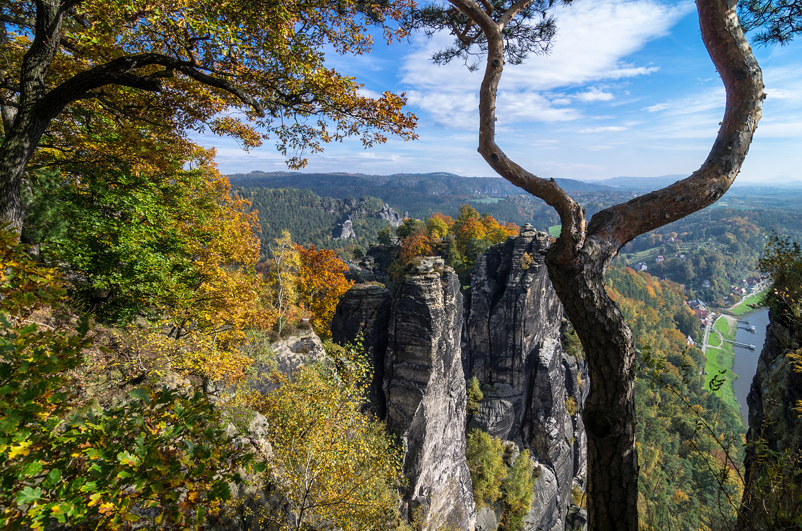 Basteigebiet mit Blick nach Rathen