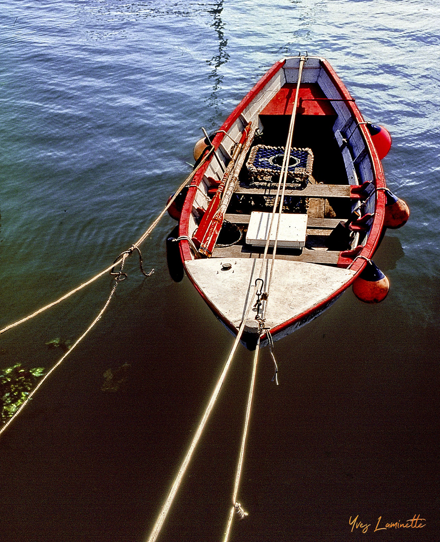 Bateau à  l'amarre  