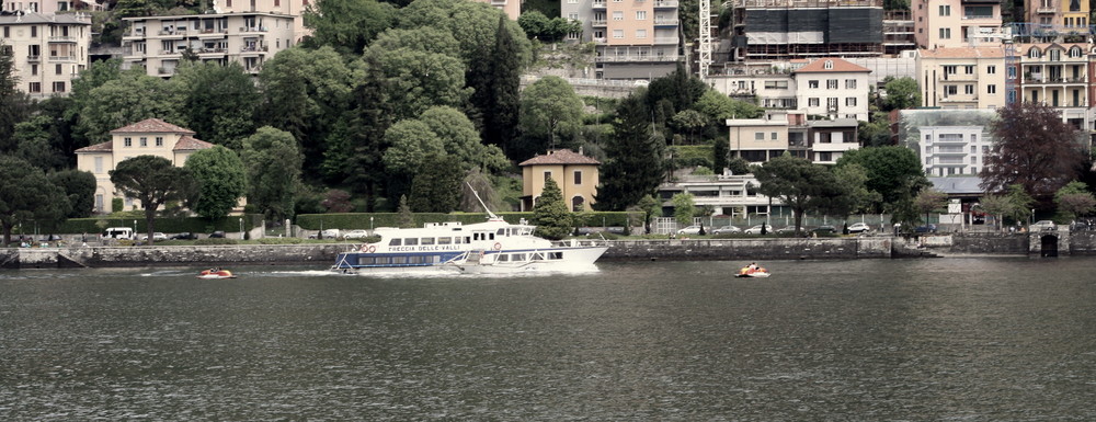 bateau sur le lac