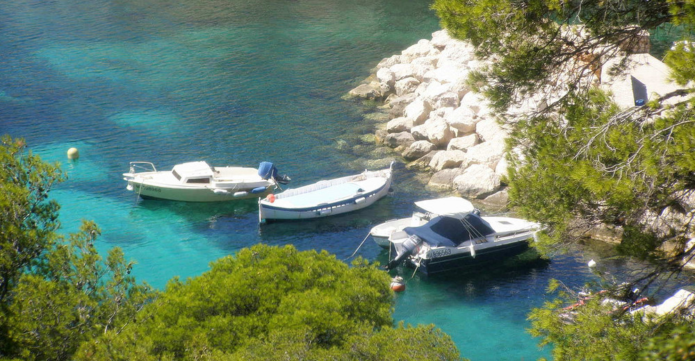 Bateaux dans le port de Sormiou (Marseille)