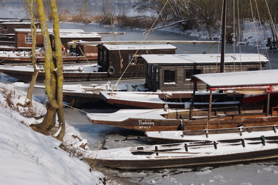 bateaux de Loire sous la neige