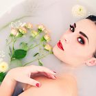 BATH OF ROSES