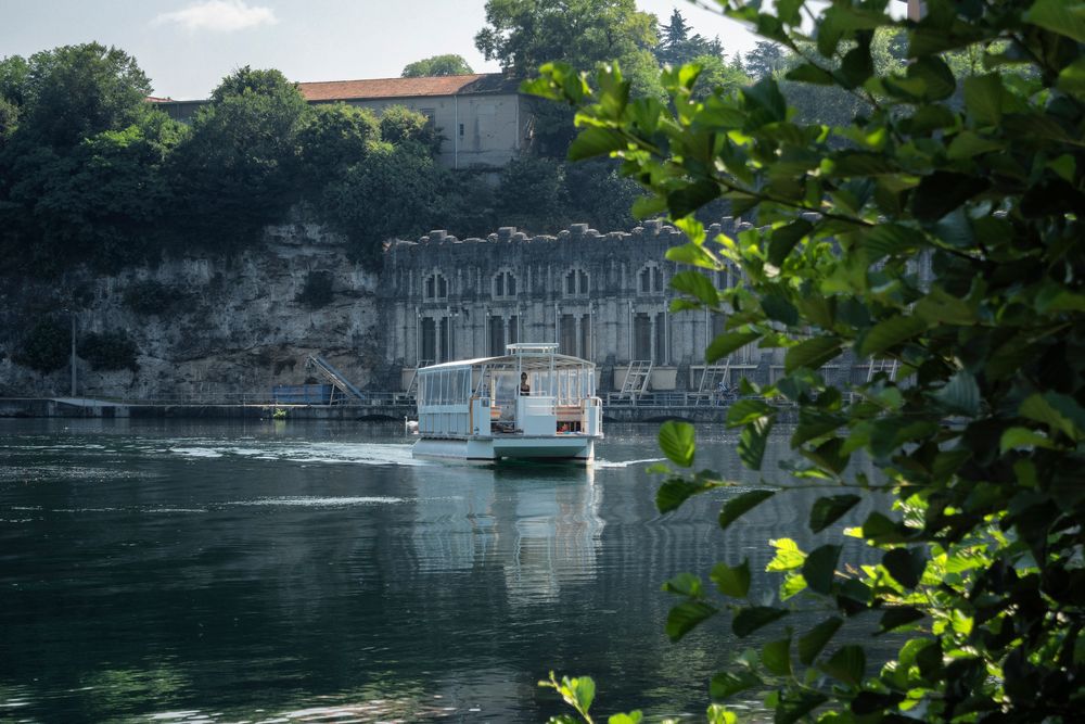 Battello, navigazione fiume Adda