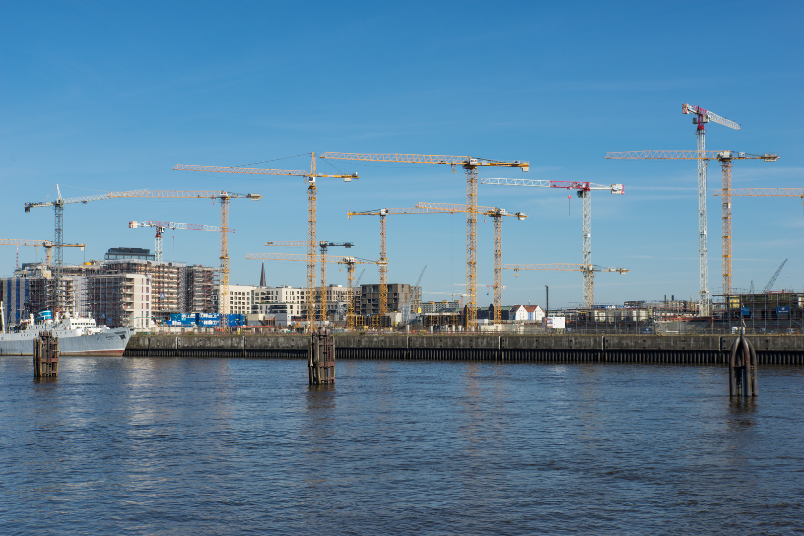 Bau-Aktivitäten Hafencity / Norderelbe