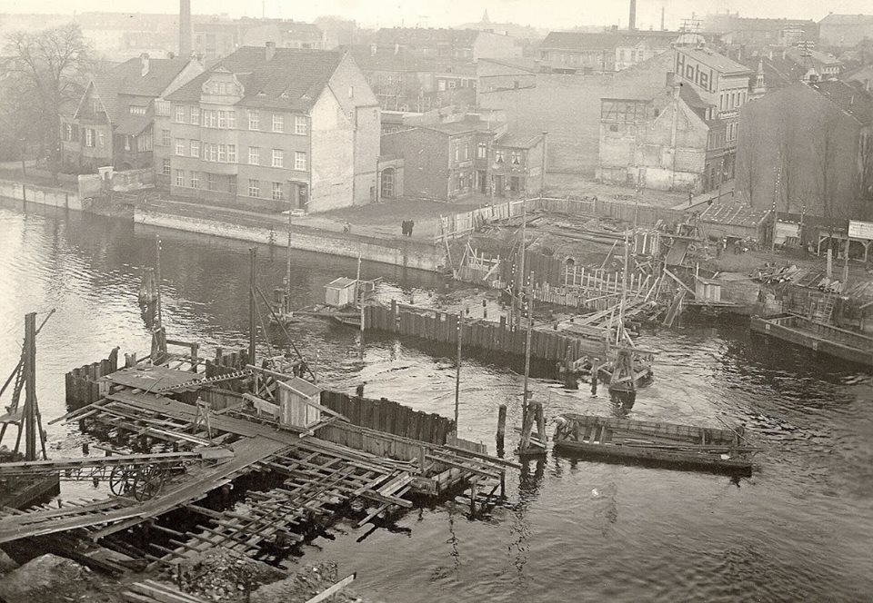 Bau der Jahrtausendbrücke in Brandenburg